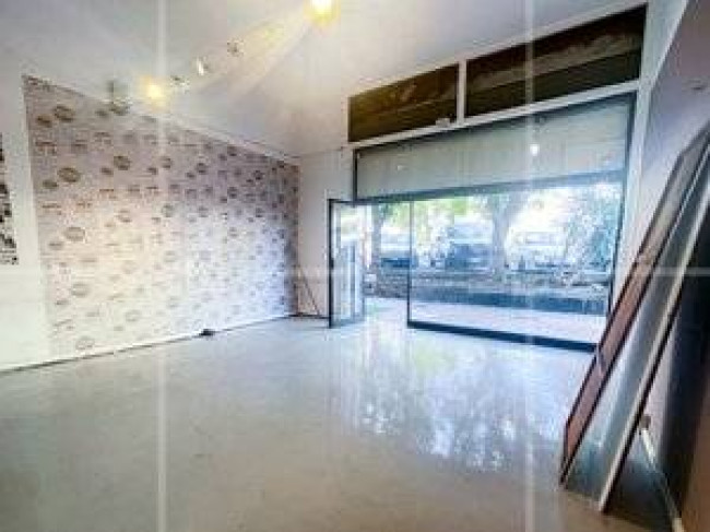 Locale commerciale in affitto a Roma
