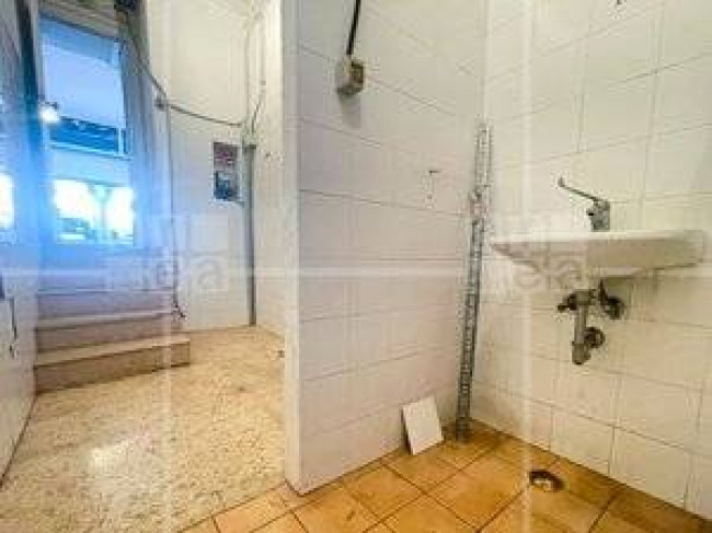 Locale commerciale in affitto a Roma