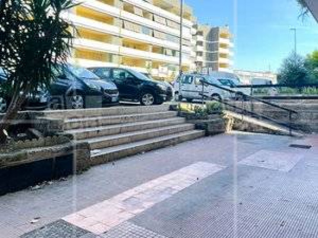 Locale commerciale in affitto a Roma