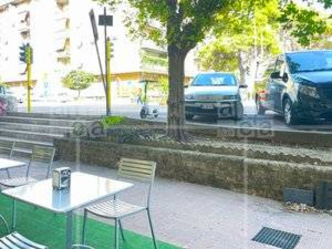 Locale commerciale in affitto a Roma