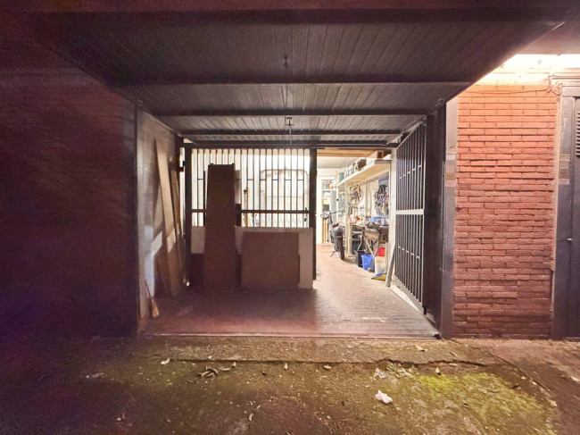 Box o garage in vendita a Roma