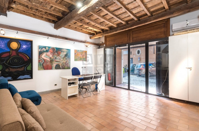 Locale commerciale in vendita a Roma