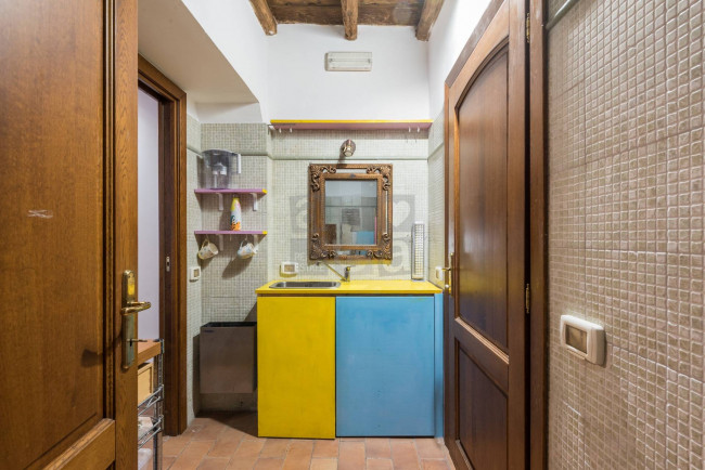 Locale commerciale in vendita a Roma