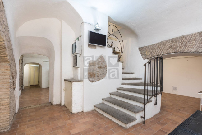 Locale commerciale in vendita a Roma