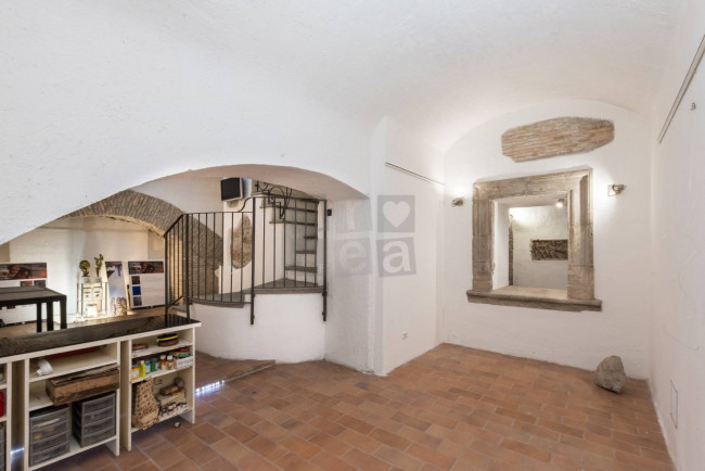 Locale commerciale in vendita a Roma