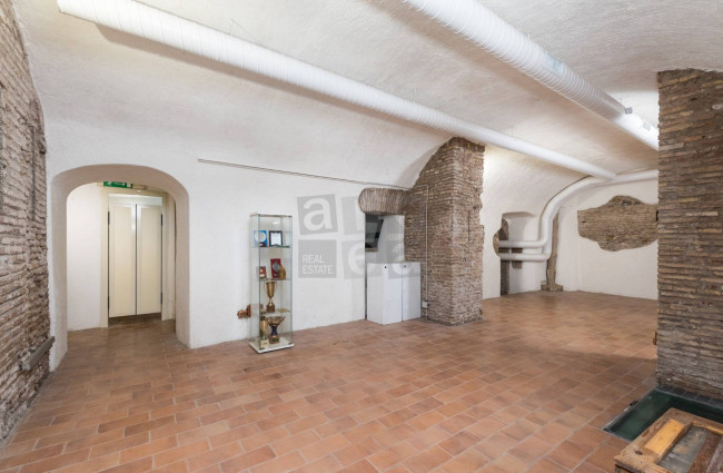 Locale commerciale in vendita a Roma