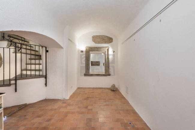 Locale commerciale in vendita a Roma