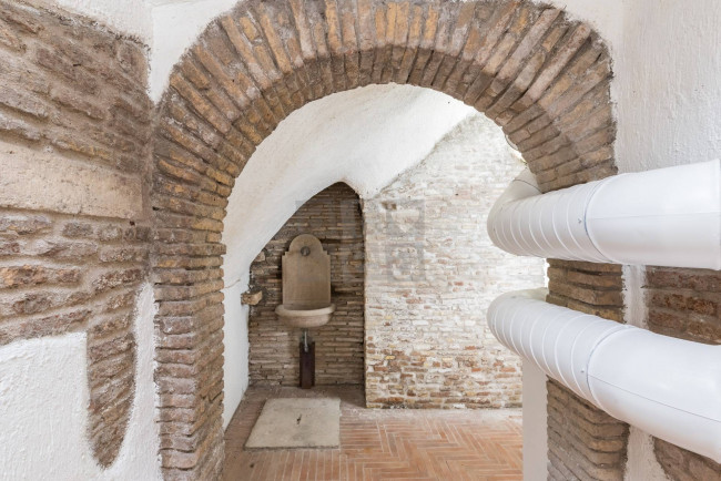 Locale commerciale in vendita a Roma