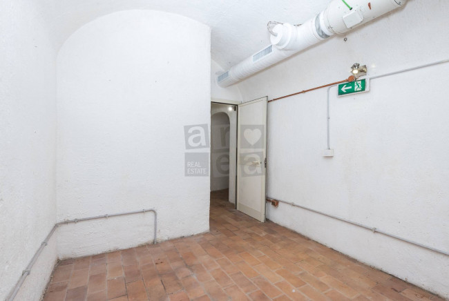 Locale commerciale in vendita a Roma