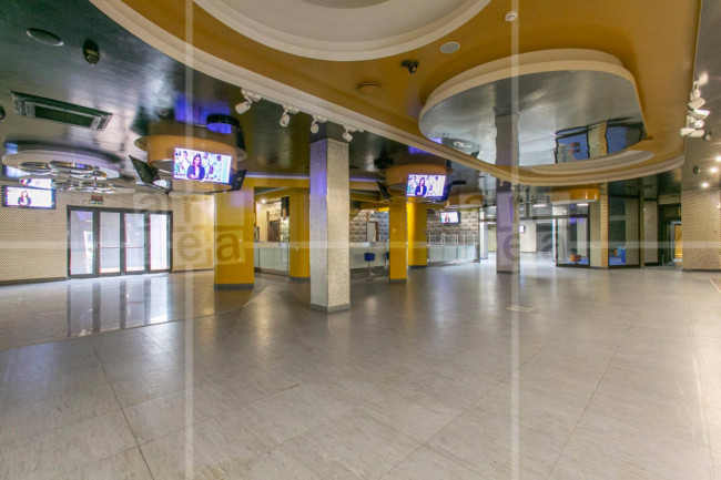 Locale commerciale in affitto a Roma