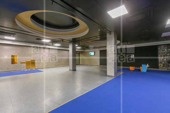 Locale commerciale in affitto a Roma