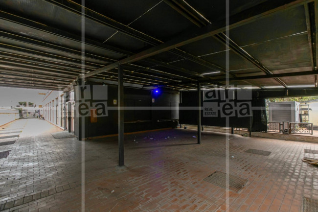 Locale commerciale in affitto a Roma