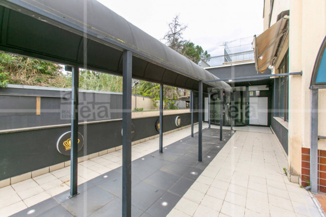 Locale commerciale in affitto a Roma