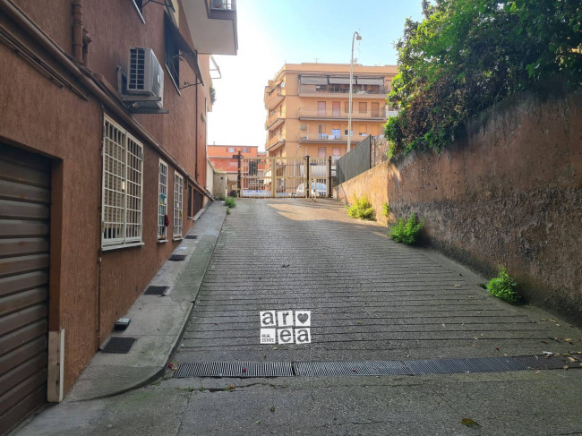 Box o garage in vendita a Roma