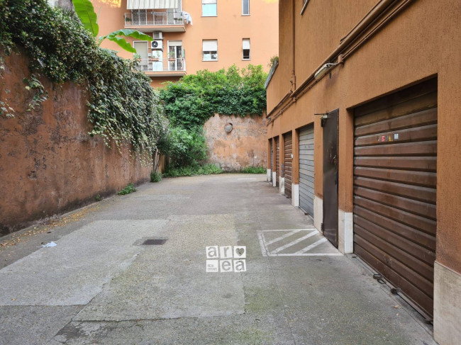 Box o garage in vendita a Roma