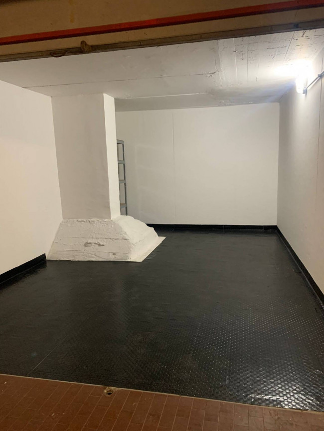 Box o garage in vendita a Roma