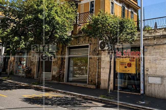 Locale commerciale in affitto a Roma