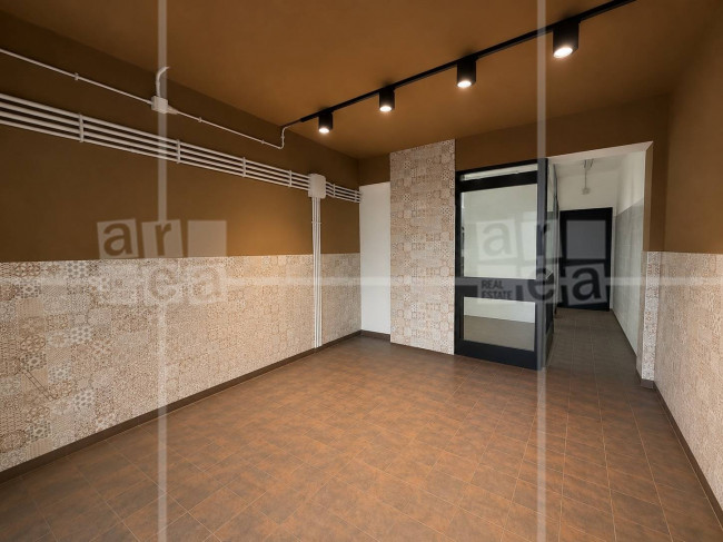 Locale commerciale in vendita a Roma