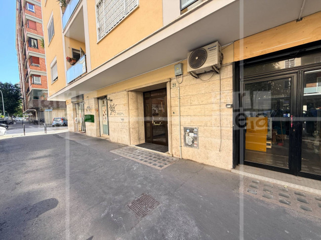 Locale commerciale in vendita a Roma