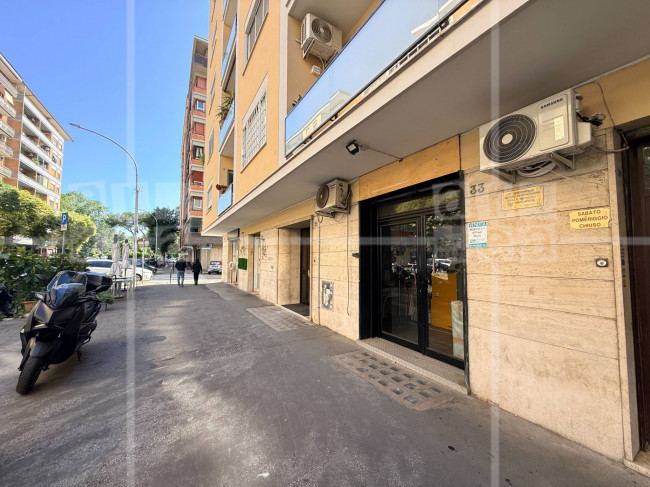 Locale commerciale in vendita a Roma