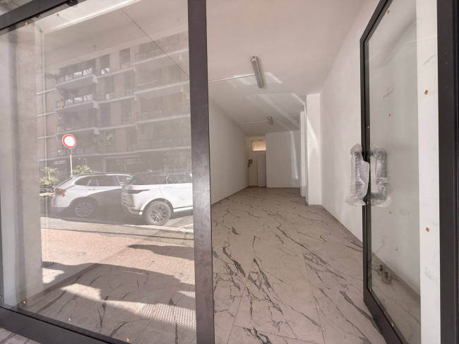 Locale commerciale in affitto a Roma