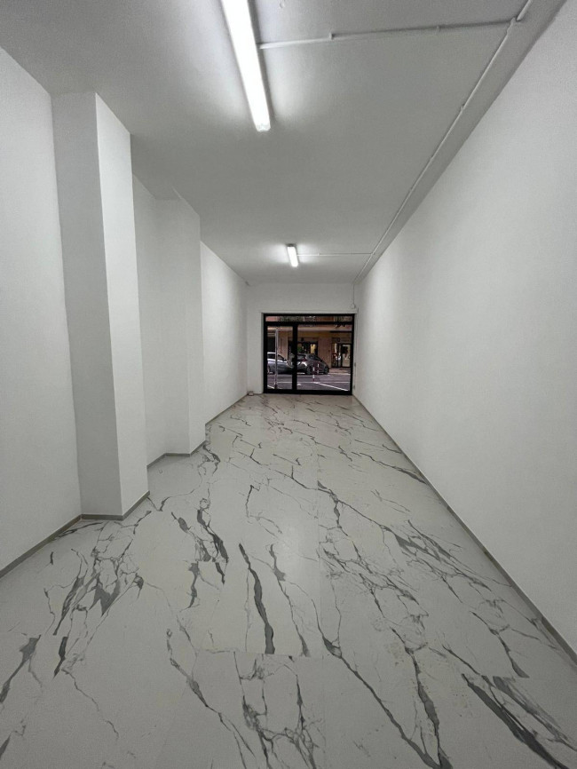 Locale commerciale in affitto a Roma