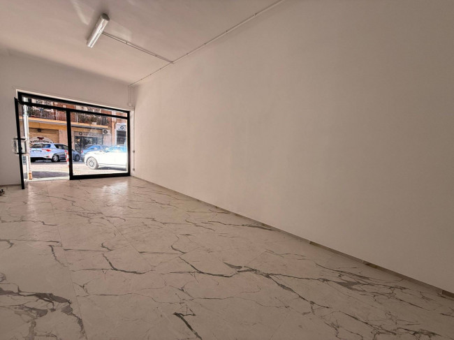 Locale commerciale in affitto a Roma