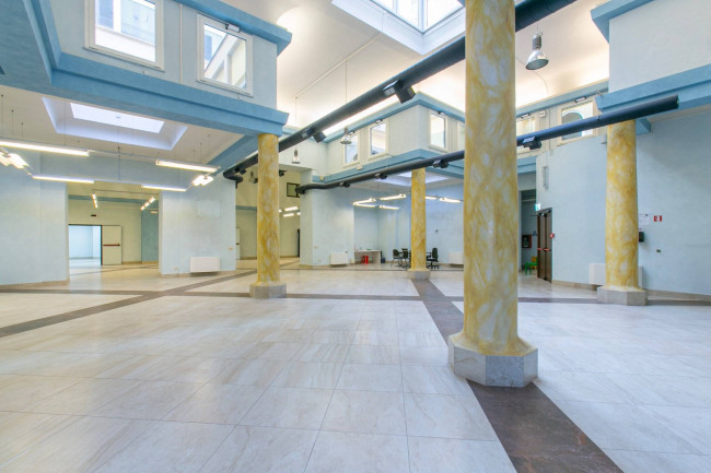 Locale commerciale in affitto a Roma
