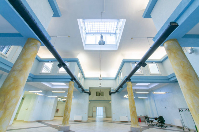Locale commerciale in affitto a Roma
