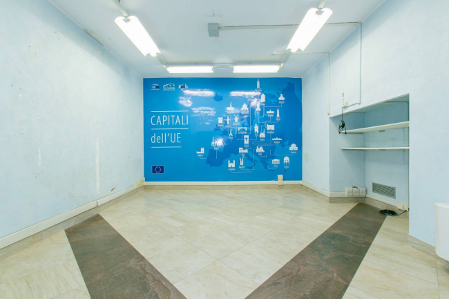 Locale commerciale in affitto a Roma