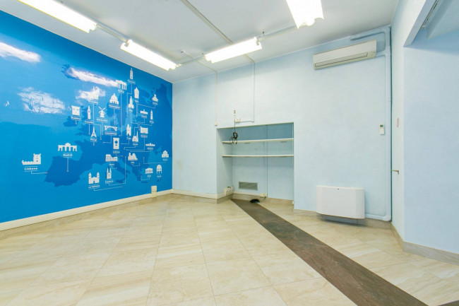 Locale commerciale in affitto a Roma