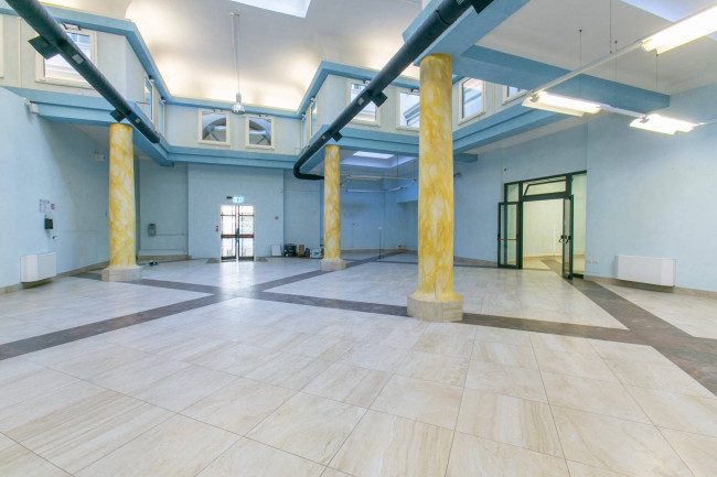 Locale commerciale in affitto a Roma