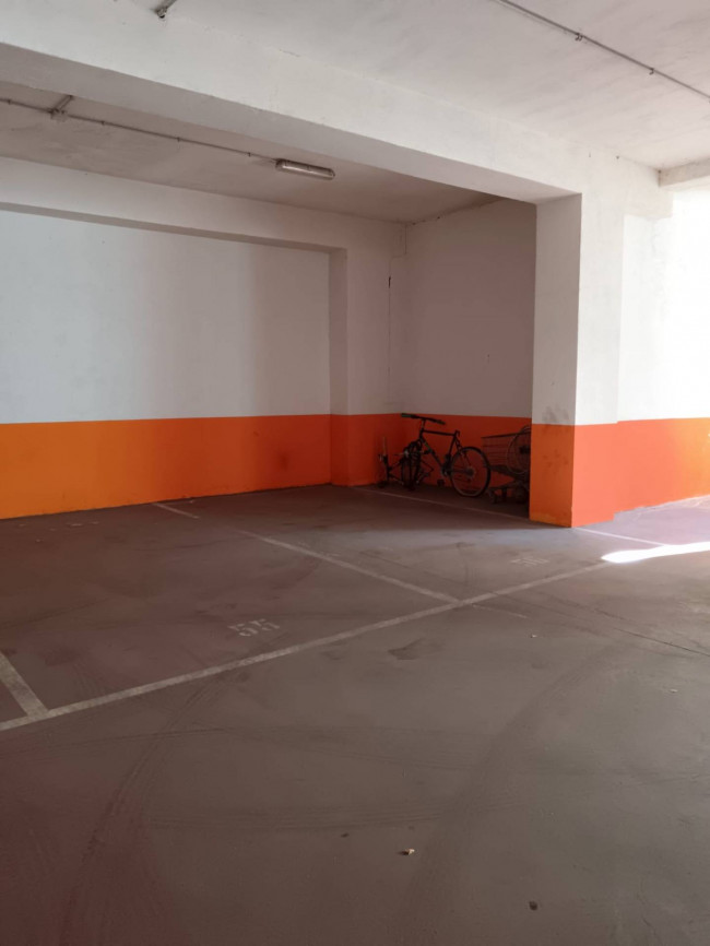Posto auto coperto in vendita a Roma