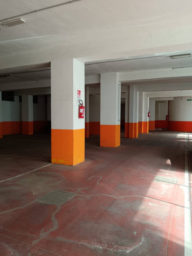 Posto auto coperto in vendita a Roma