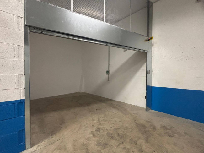 Box o garage in affitto a Roma