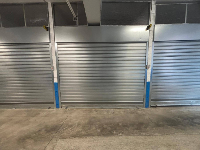 Box o garage in affitto a Roma