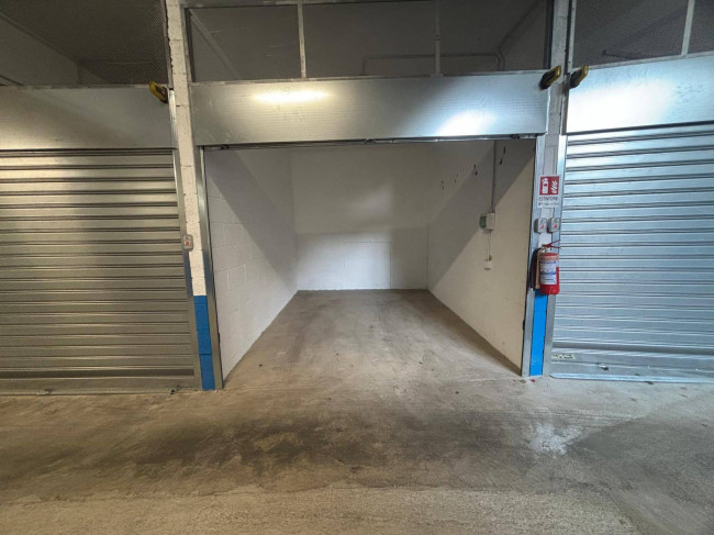 Box o garage in affitto a Roma
