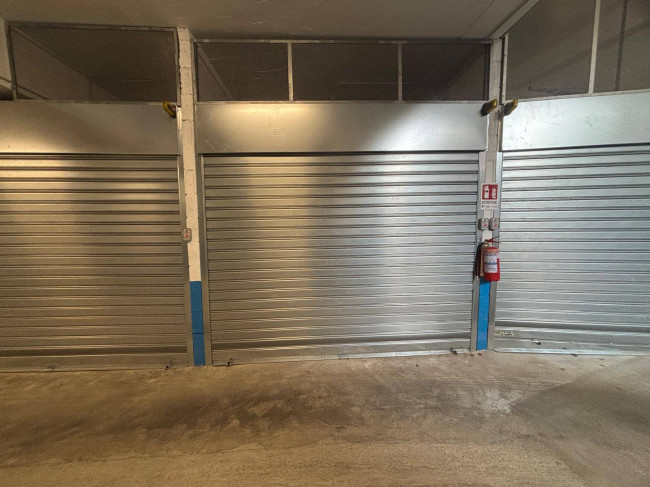 Box o garage in affitto a Roma