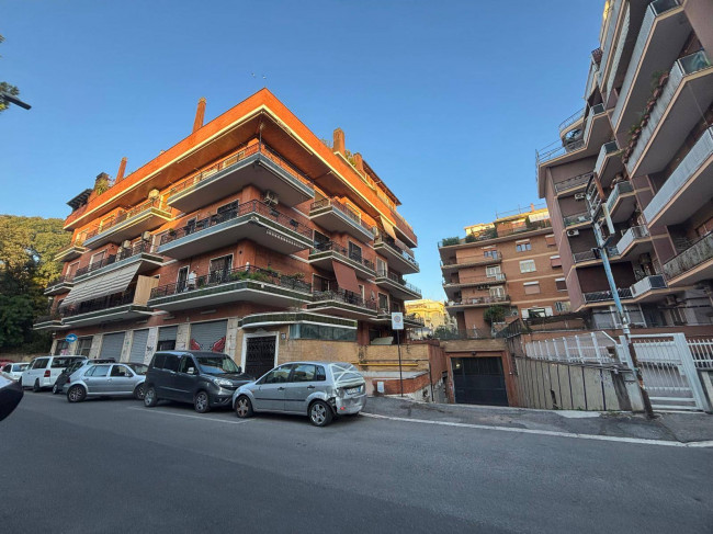 Box o garage in affitto a Roma