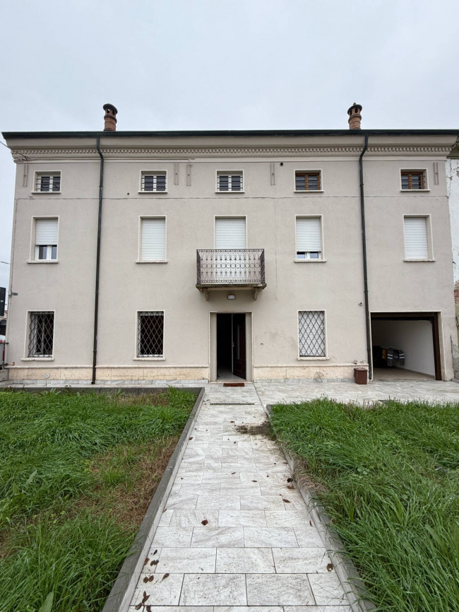 Villa Bifamiliare in vendita a Borgo Mantovano