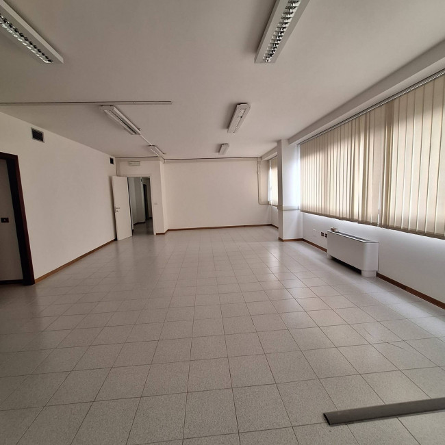 Studio/Ufficio in affitto a Mirandola