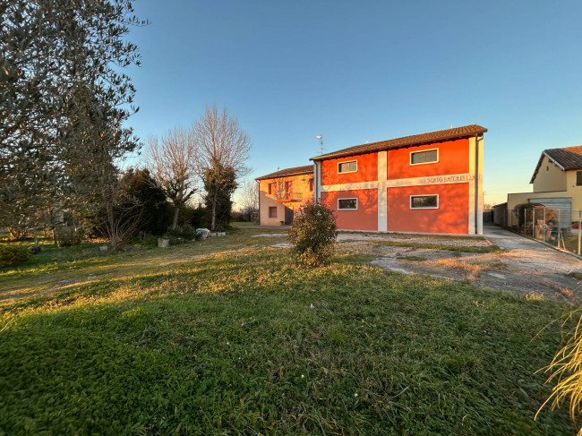 Villa in vendita a Mirandola