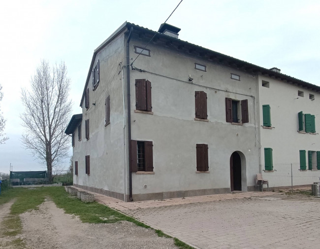 Porzione di Casa in vendita a San Possidonio