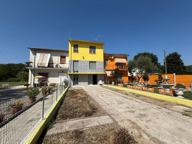 Villetta Centrale in vendita a Borgo Mantovano