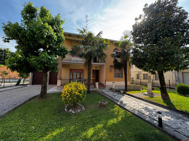 Villa Singola in vendita a Finale Emilia