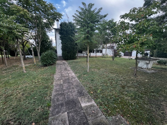 Villa Singola in vendita a Mirandola