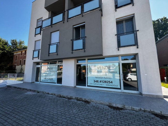 Negozio in vendita a Mirandola