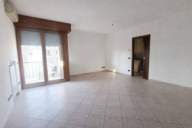 Appartamento al 2° Piano in affitto a Mirandola