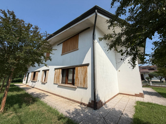 Villa Singola in vendita a Schivenoglia