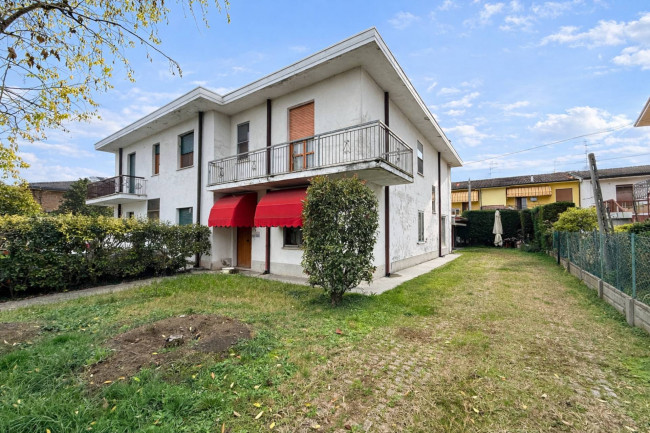 Villa Bifamiliare in vendita a Poggio Rusco